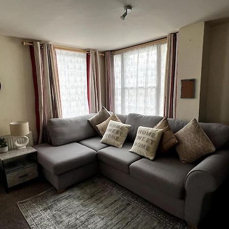 The Hideaway Holywell 1 Apartment Exterior photo