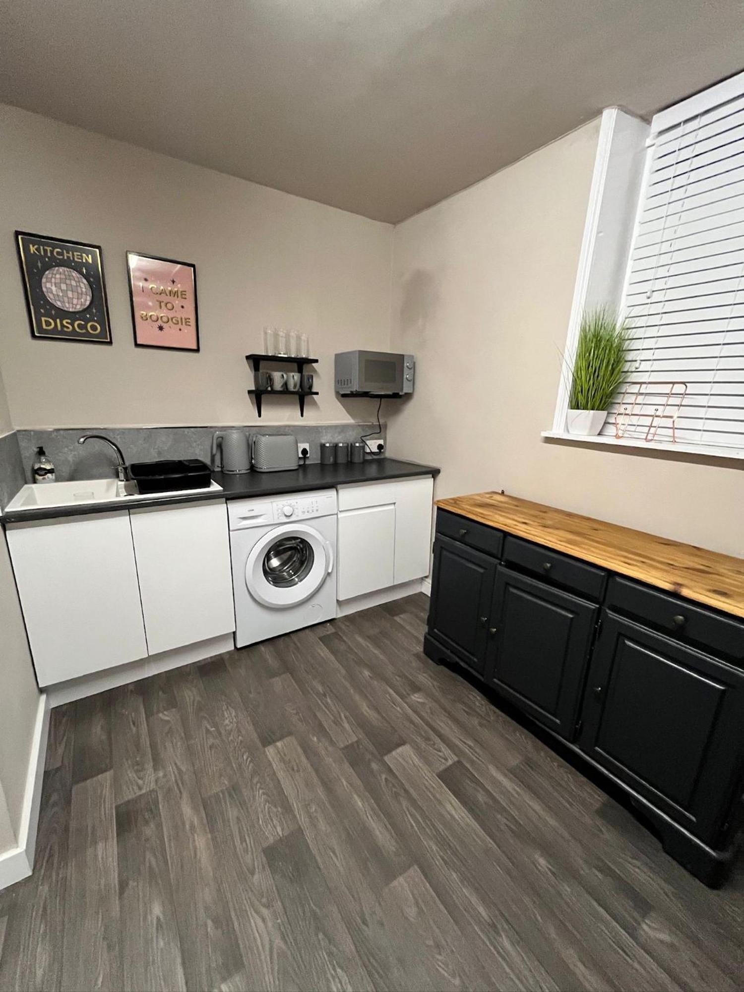 The Hideaway Holywell 1 Apartment Exterior photo